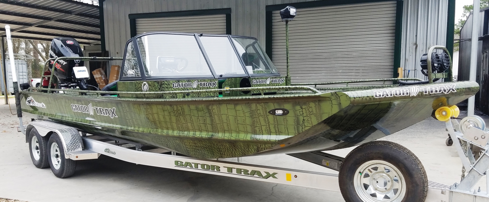 22x70HD w/250 Merc Pro XS Mudbum's Boat (Original Gator Skin) .