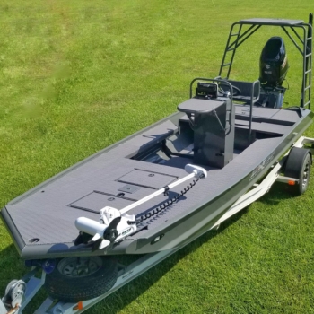 Fast Grass - Gator Trax Boats