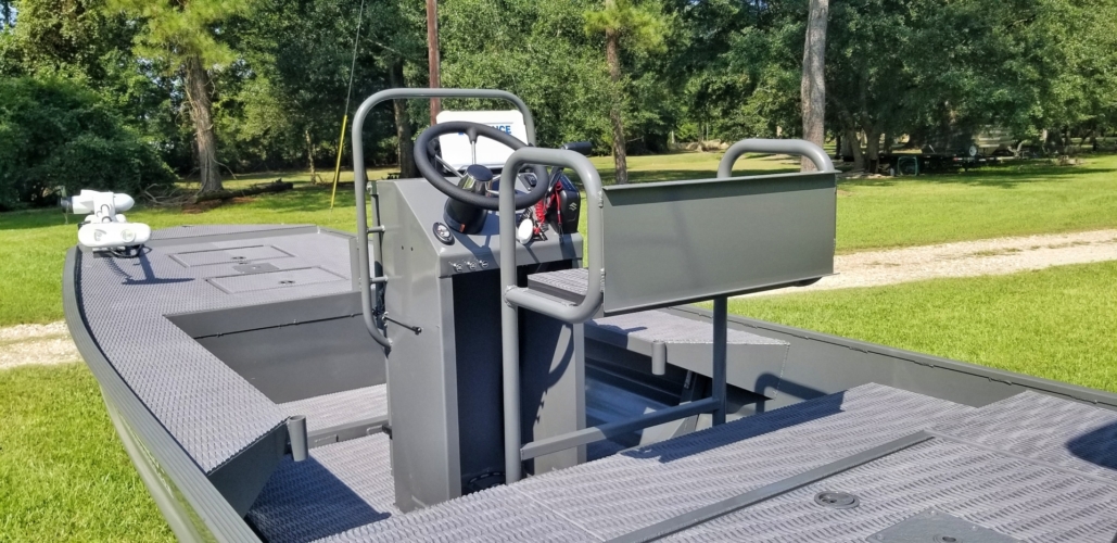 Removable lean post makes for a nice driving experience under any scenario.
