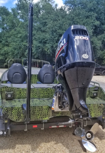 22z70HD GT Model Tunnel Hull w/200 Suzuki