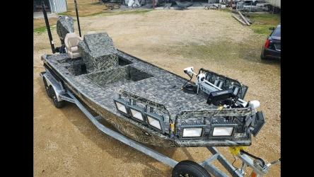 22x70HD w/200 Merc Pro XS Dual Seat Design