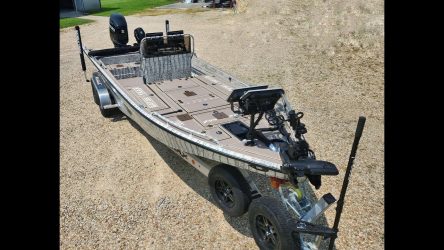 24' Barracuda Bay Boat w/300 Suzuki